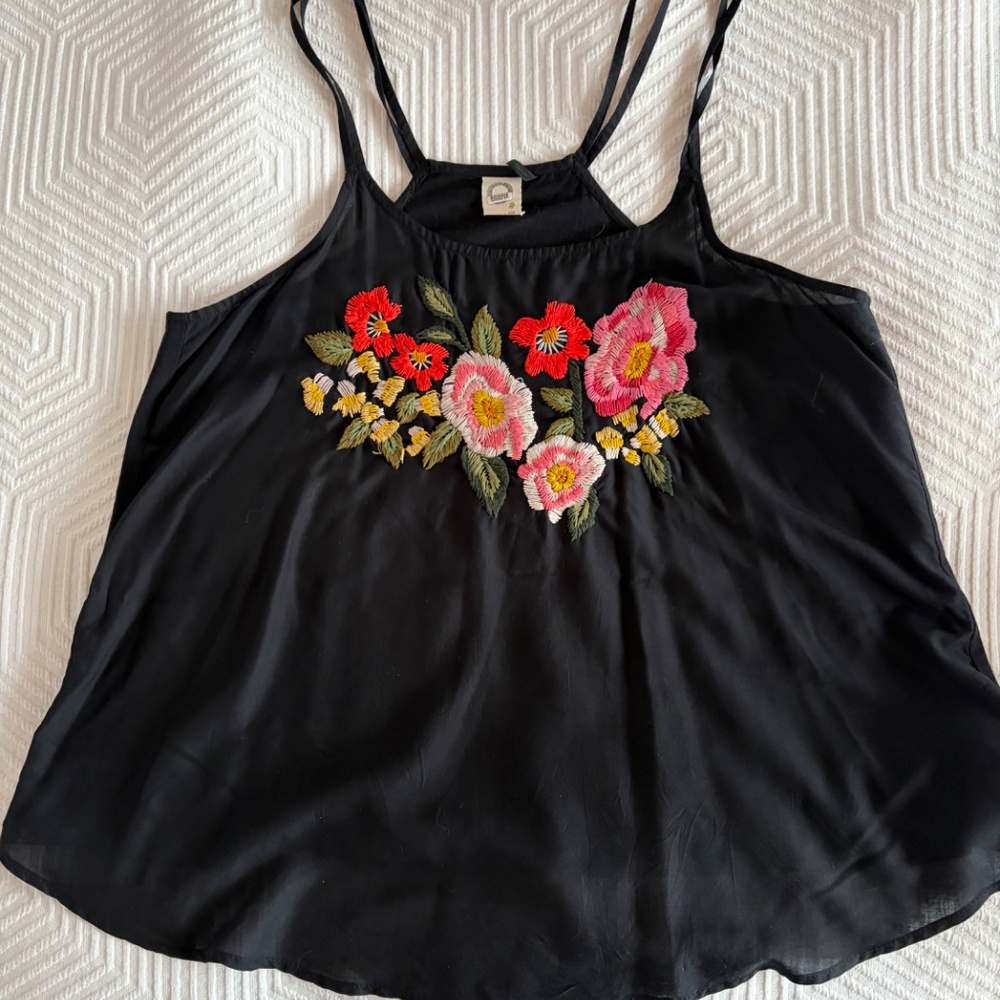 Anthropologie Akemi + Kin Floral Embroidered Tank - Picture 2 of 2